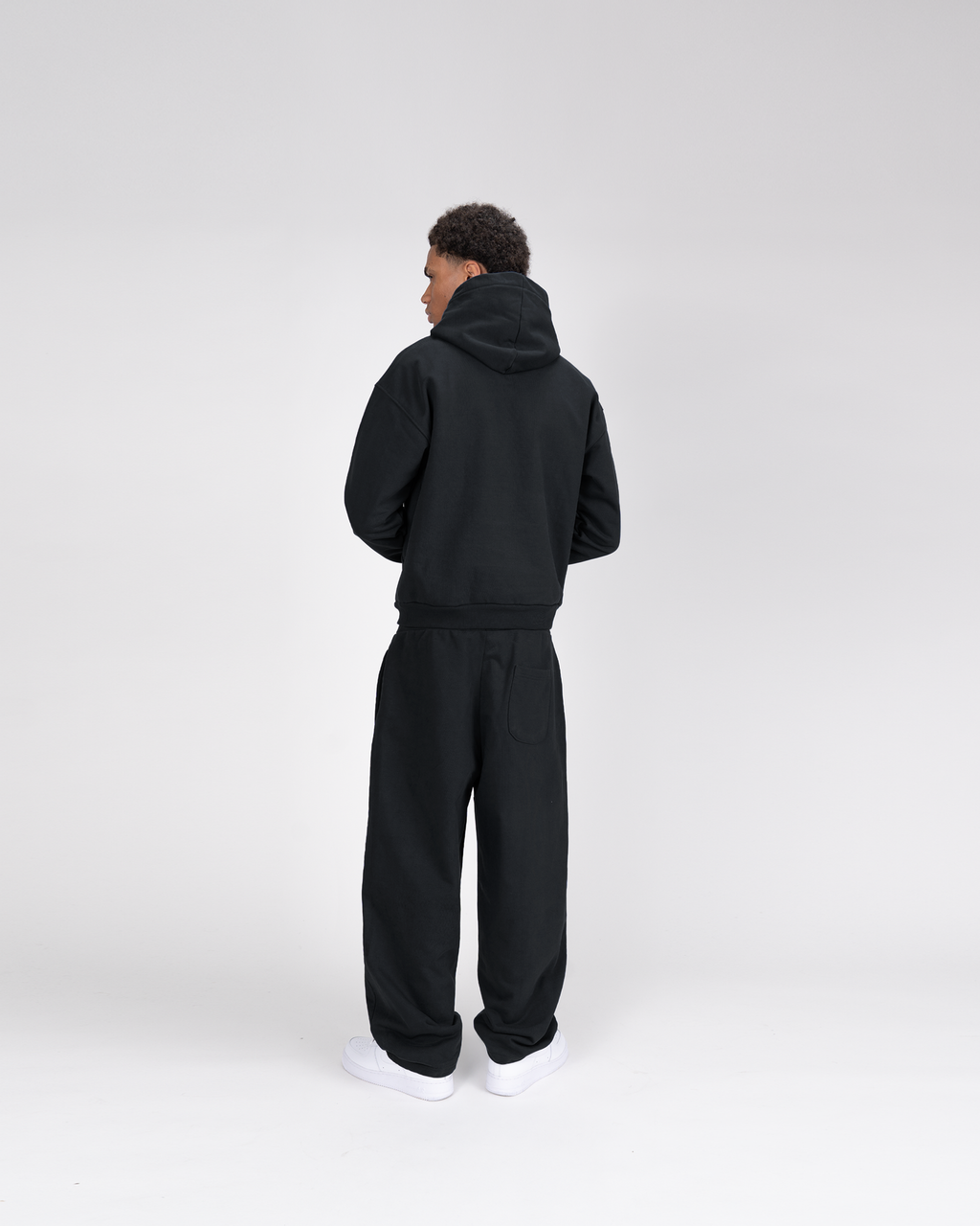 BAGGY SWEATPANTS - BLACK