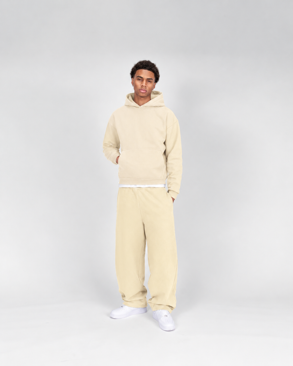 BAGGY SWEATPANTS - BEIGE