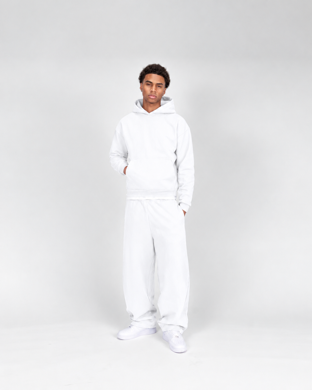 BAGGY SWEATPANTS - WHITE