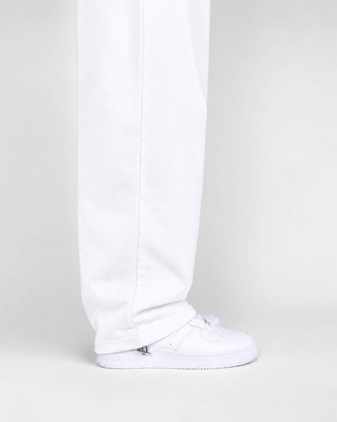 BAGGY SWEATPANTS - WHITE